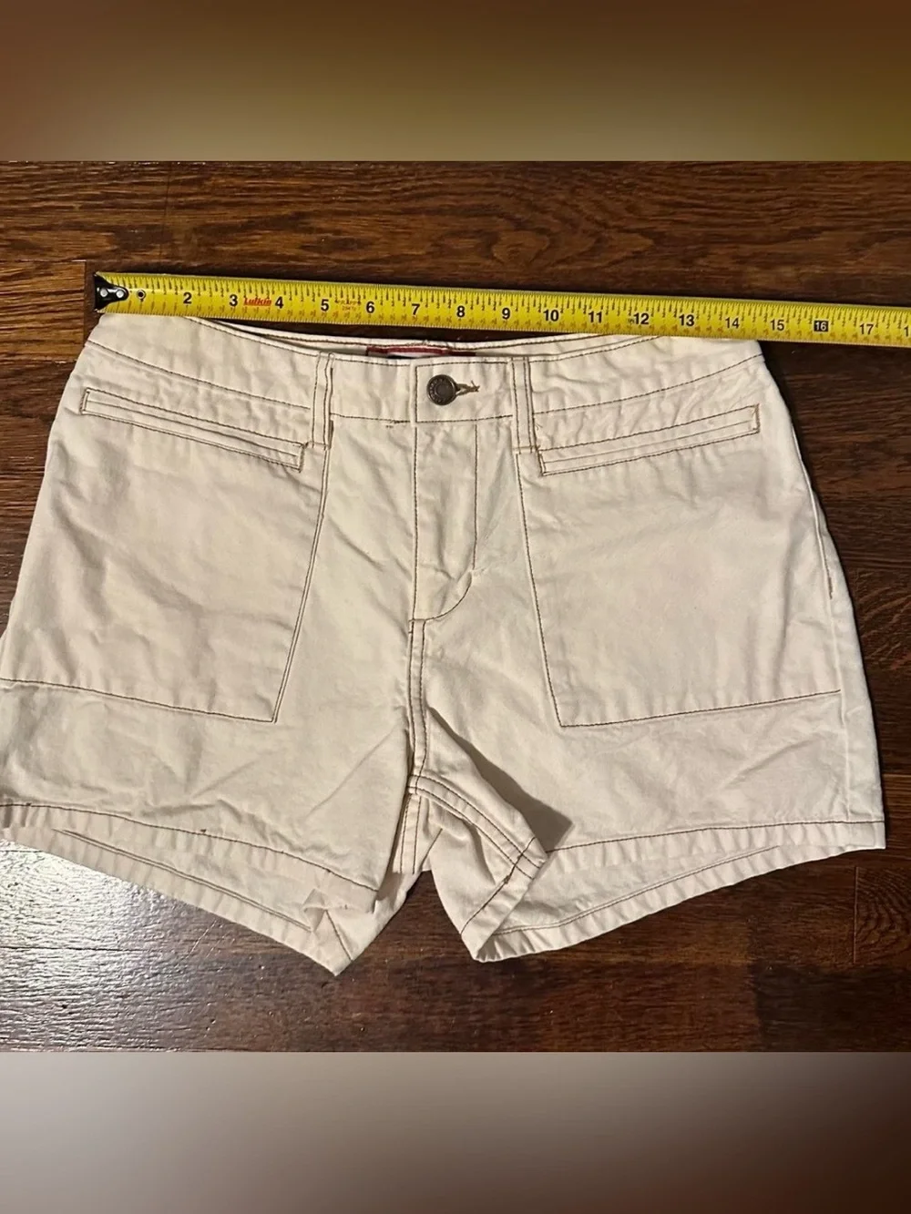 Women’s Y2K 2002 Old Navy Cream Denim Shorts Size 6